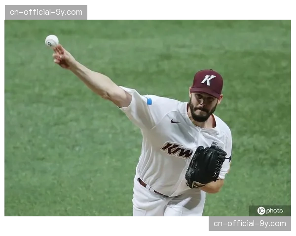 韩国KBO联赛：NC恐龙队单局狂轰三分炮逆转胜斗山熊