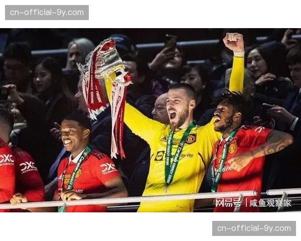 门将的救赎:德赫亚重返老特拉福德受到主场球迷起立鼓掌 门将的救赎:德赫亚重返老特拉福德受到主场球迷起立鼓掌